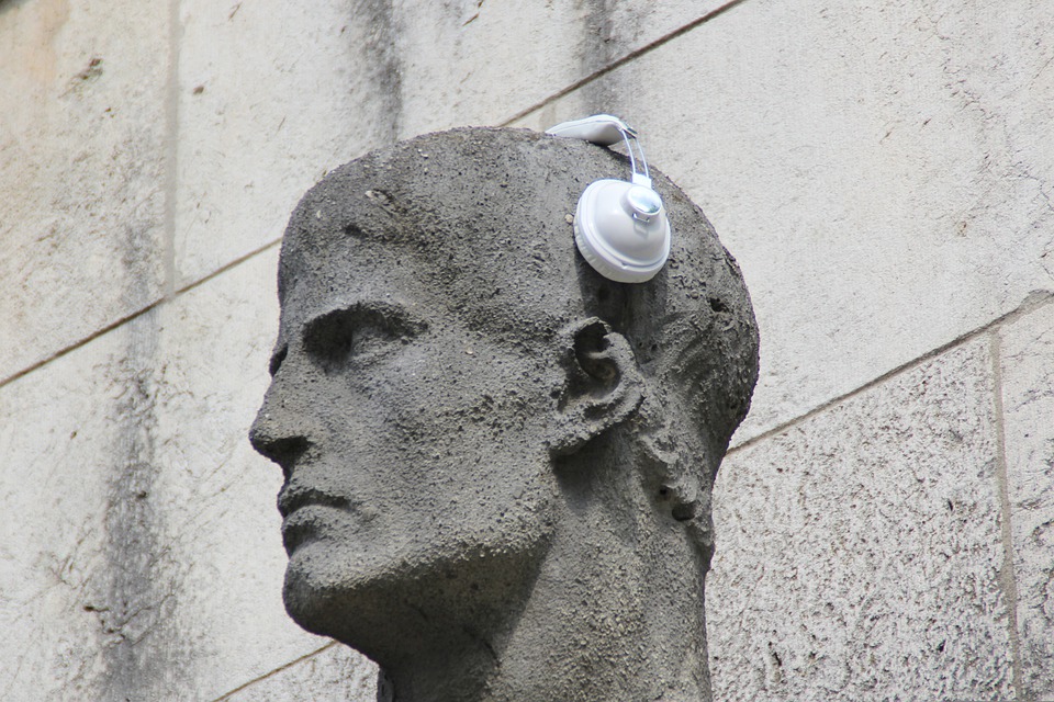 Hörbeeinträchtigungen von Hörgeräteträgern