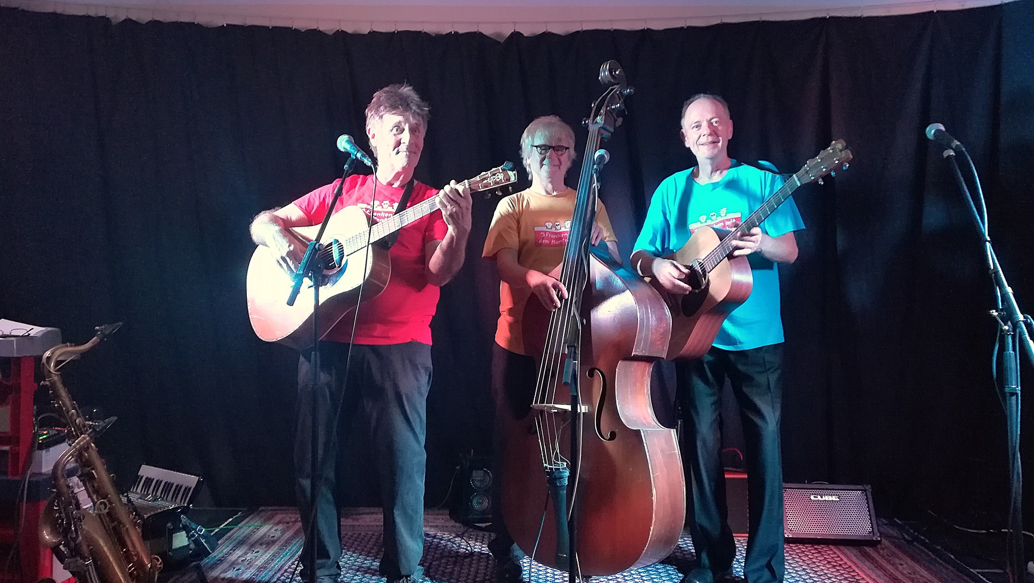 Jubiläumskonzert mit den 3 Franken, mit dem Kontrabass